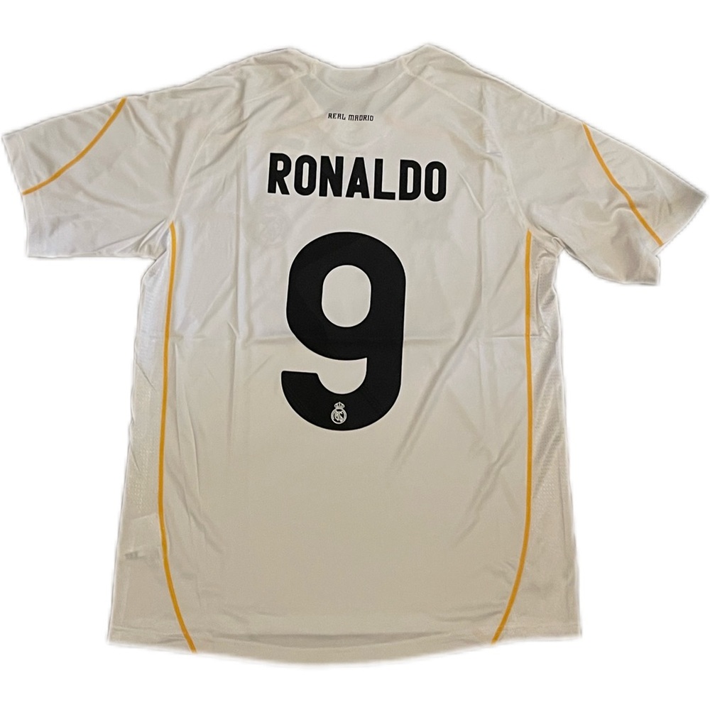 Cristiano Ronaldo 2009-2010 Soccer Jersey - Picture 2 of 2